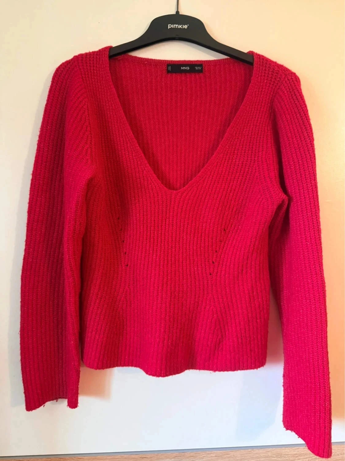 Pull col V framboise Mango